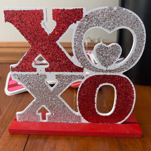 Four different wooden Valentines Day Decor - Picture 11 of 13